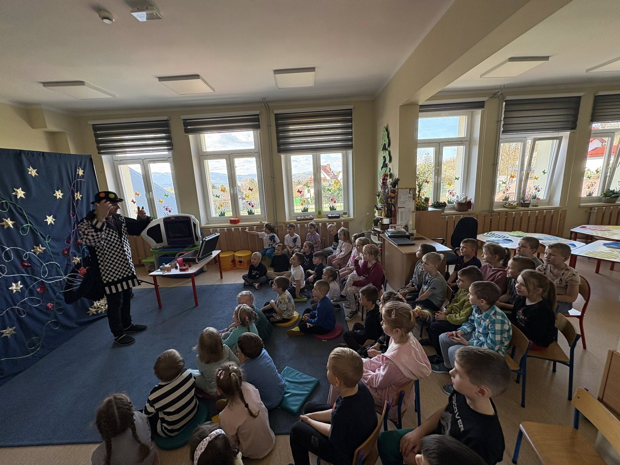 Magia zagościła w naszym przedszkolu! Spotkanie z iluzjonistą!