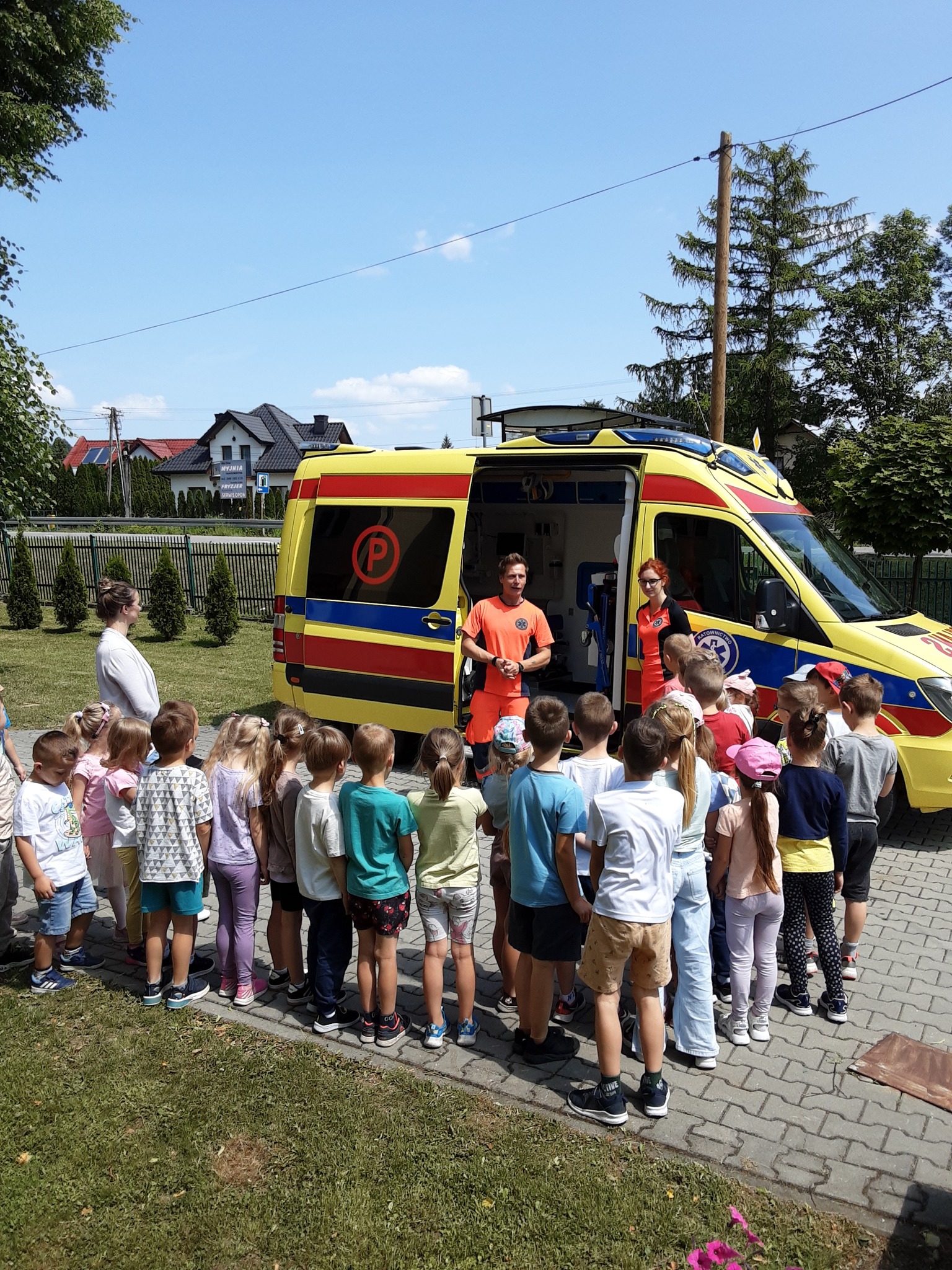 Wizyta ratowników medycznych w naszym przedszkolu🚑