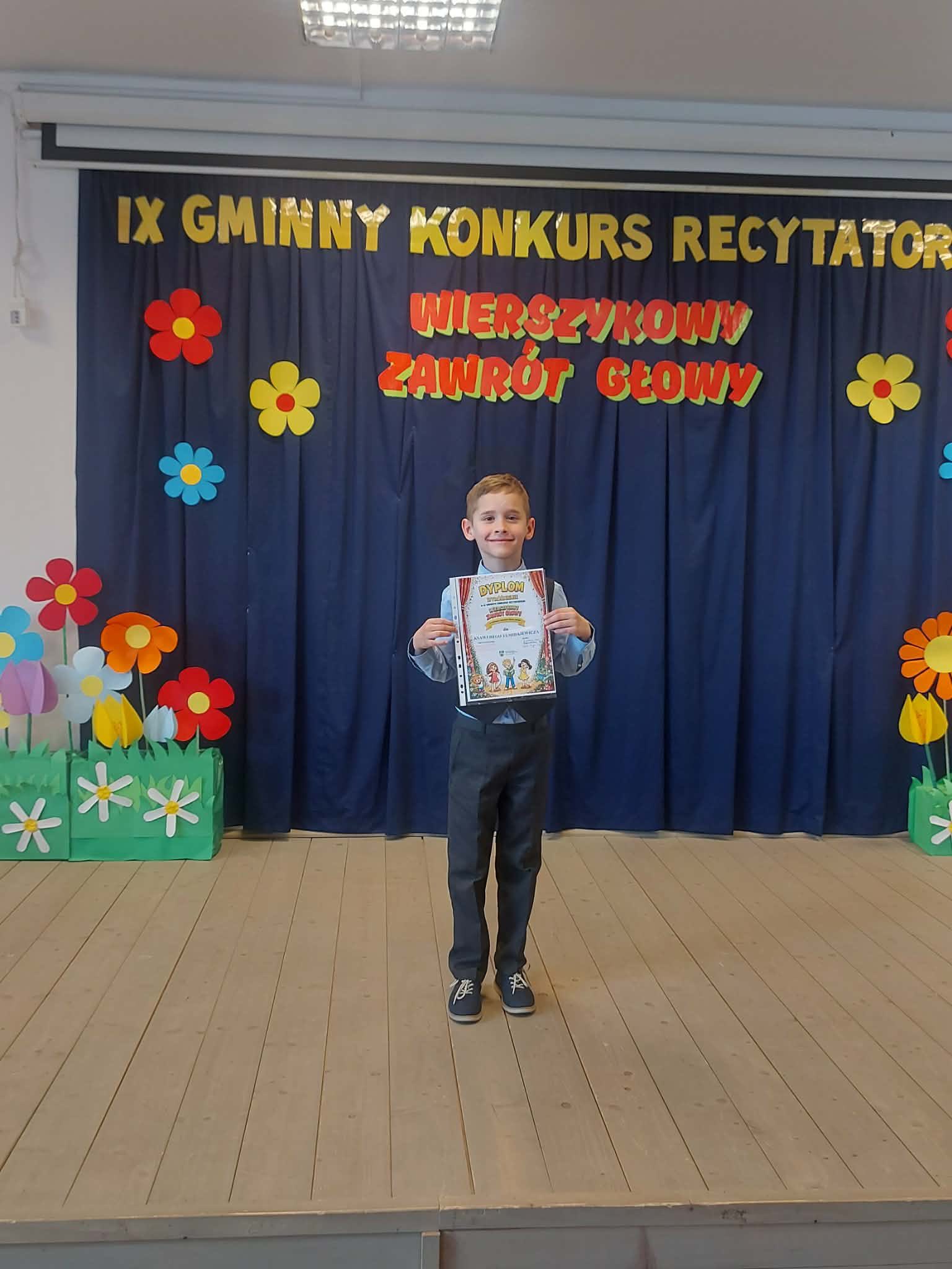 IX Gminnym Konkursie Recytatorskim „Wierszykowy Zawrót Głowy”, organizowanym przez Gminną Bibliotekę Publiczną w Podegrodziu. 🎤📚